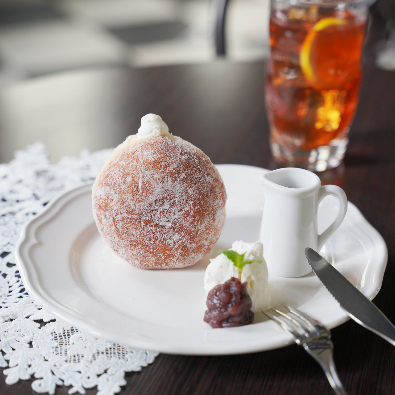 生クリームたっぷりベルリーナ